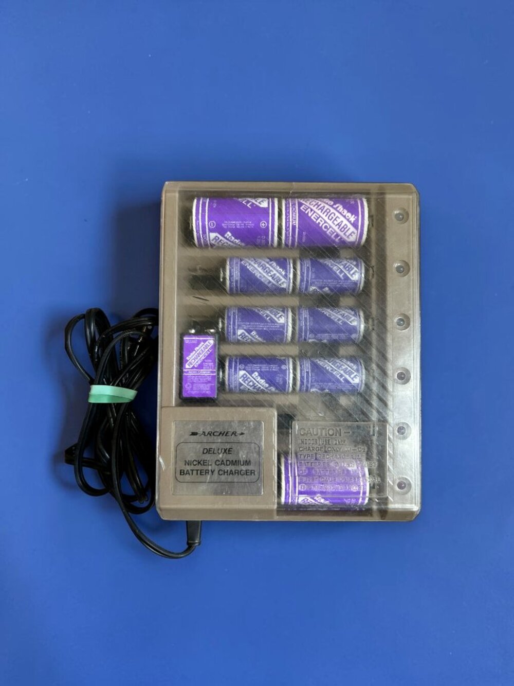TESTED VINTAGE Radio Shack Rechargeable Batteries Archer Deluxe Battery Charger